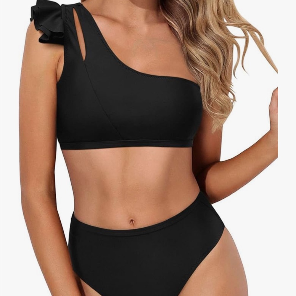 Chic Black One-Shoulder Bikini Set *Please Read Description